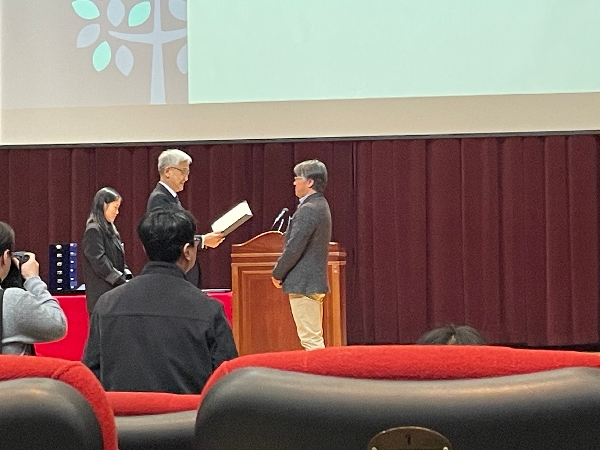 2026-1학기 교육상 수상 이일운 교수님 대표이미지